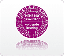 Keuringssticker NEN3140 gekeurd op - volgende keuring paars button