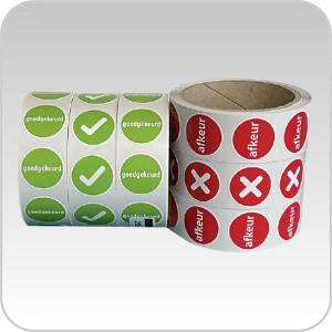 Afkeur en goedgekeurd keuringsstickers op rol