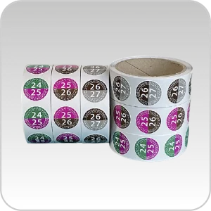 Keuringsstickers op rol met twee jaartallen